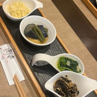 サービスランチ(前菜盛り合わせ)