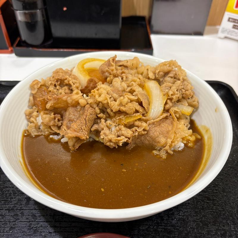 肉だくビーフカレー(吉野家 羽田空港第1ターミナルビル店)