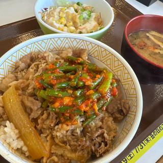 ニンニクの芽牛丼