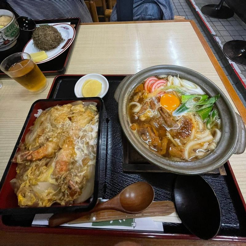 天ぷら丼 ピリ辛牛もつうどん(白木屋)