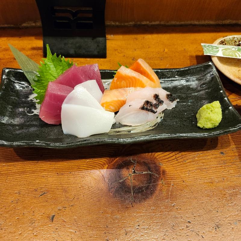 刺身盛り合わせ(ちねんや～ 泉崎本店)