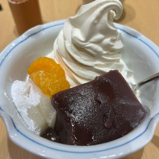 クリームあんみつ