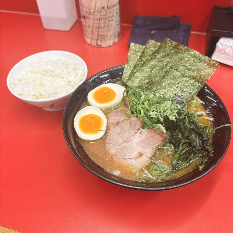 ラーメン並(味玉,九条ネギトッピング)(横浜家系らーめん おうじ家)