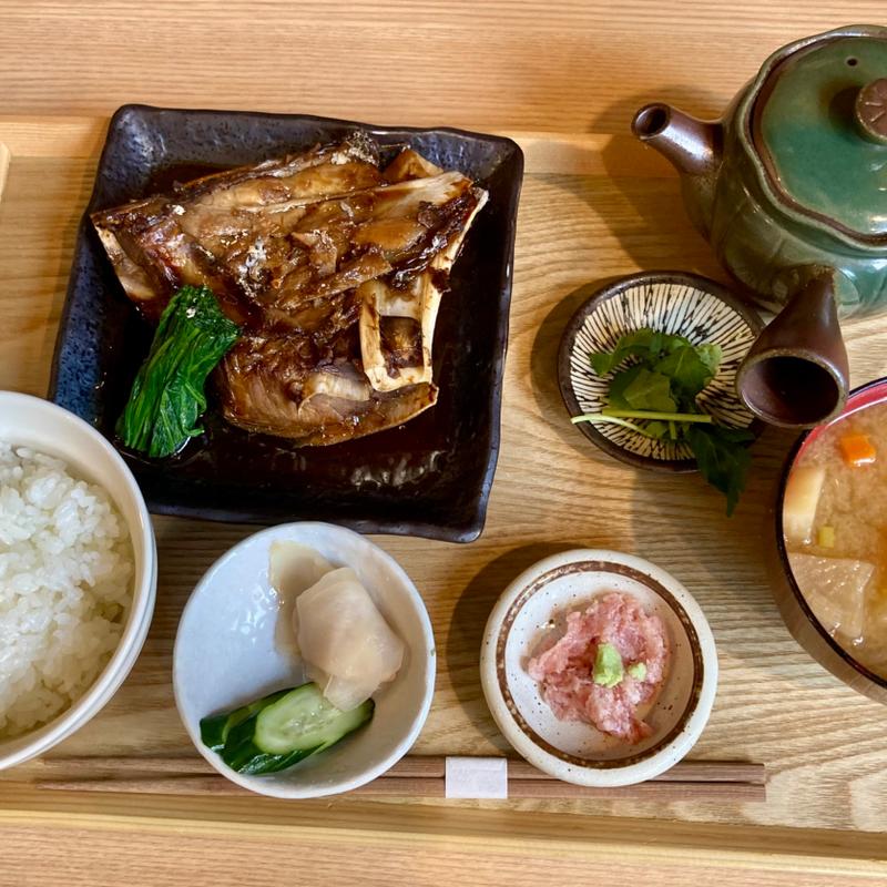 まぐろのカマ定食(水産酒場まぐろ部 新横浜駅前店)