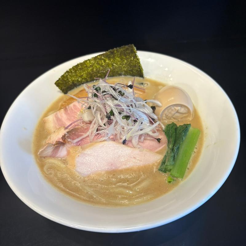 鶏白湯そば(らぁ麺 飛鶏)