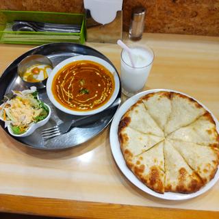 ワンカレーセット、ダルカレー＋チーズナン