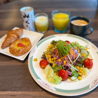 朝食