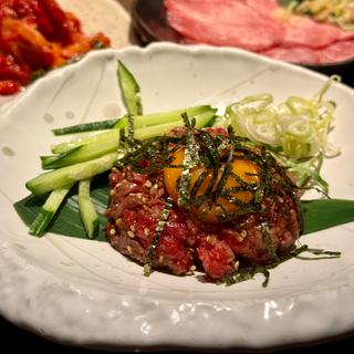 和牛ユッケ風レアステーキ