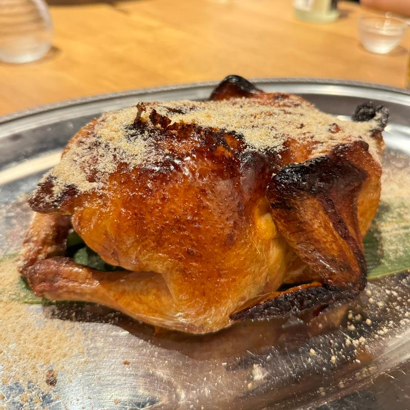 鶏の丸焼き(藁と瓶 赤星カツヲ)