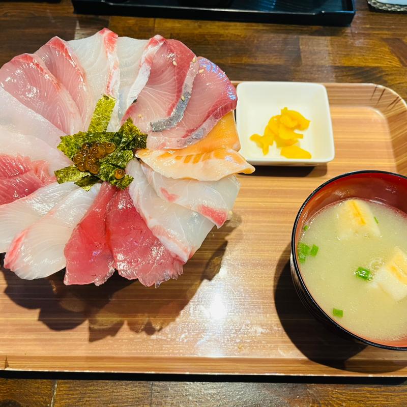 スペシャル丼（全種のせ）大盛り(海鮮丼てんや)