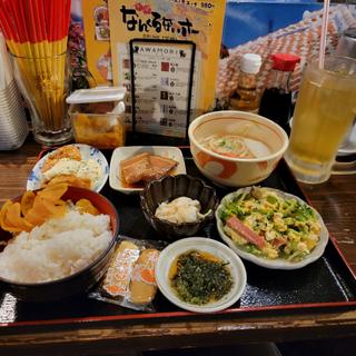 なんくる定食