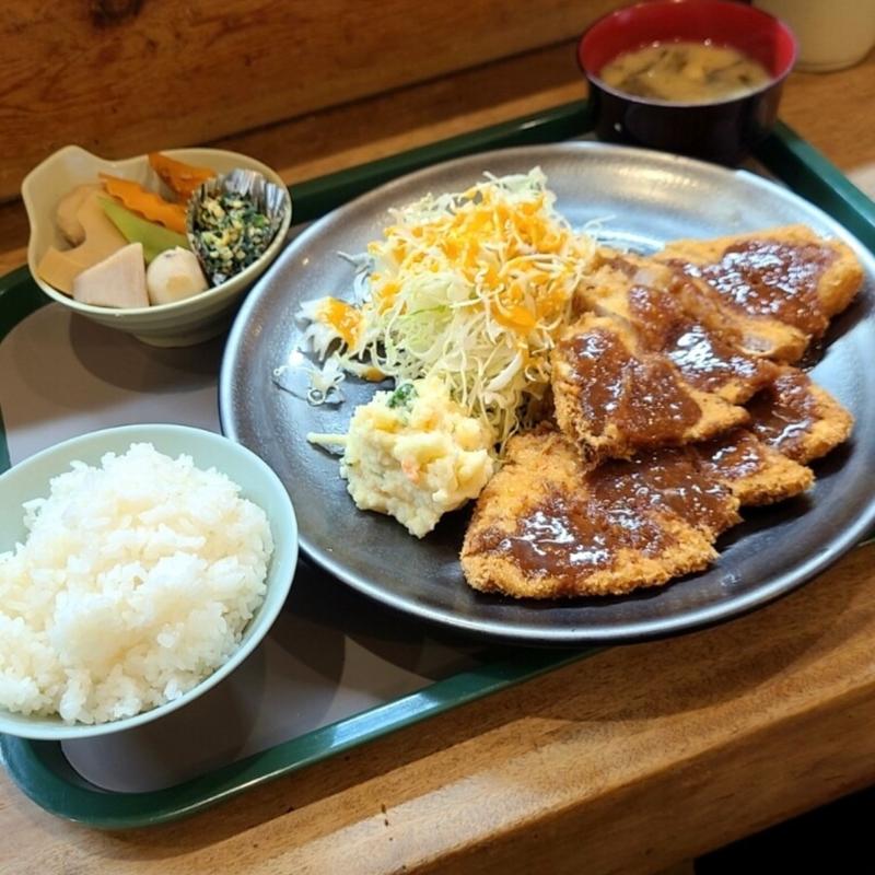 みそトンカツ定食(食事処 若松)
