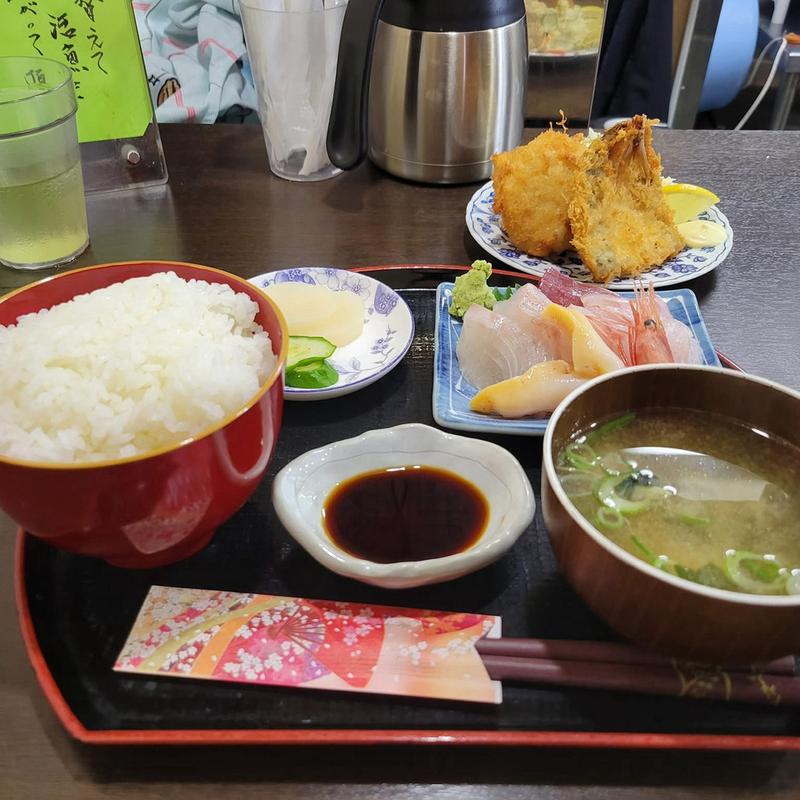 魚フライとお刺身定食(海鮮丼 わら)