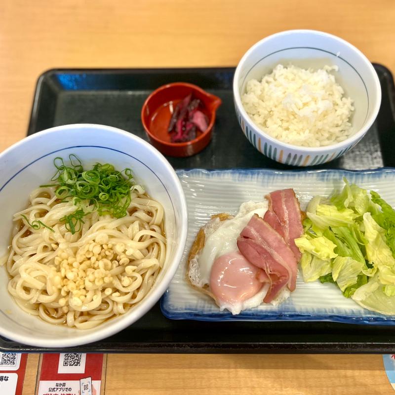 冷やしはいからうどん＆ベーコンエッグ＋ごはん/小盛(なか卯 すすきの西店 )