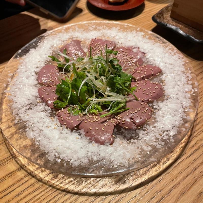 ラムのレバ刺し(ラム肉酒場 ラムゴロー 神田南口店)