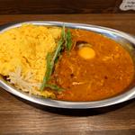 スパイスチキンカレー 生たまご