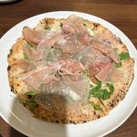 生ハムとルッコラ