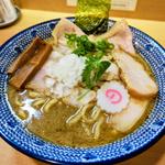 濃厚魚介豚骨中華そば＋チャーシュー
