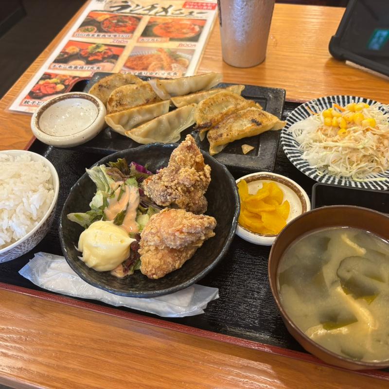 餃子と唐揚げ定食(鶴レモン)