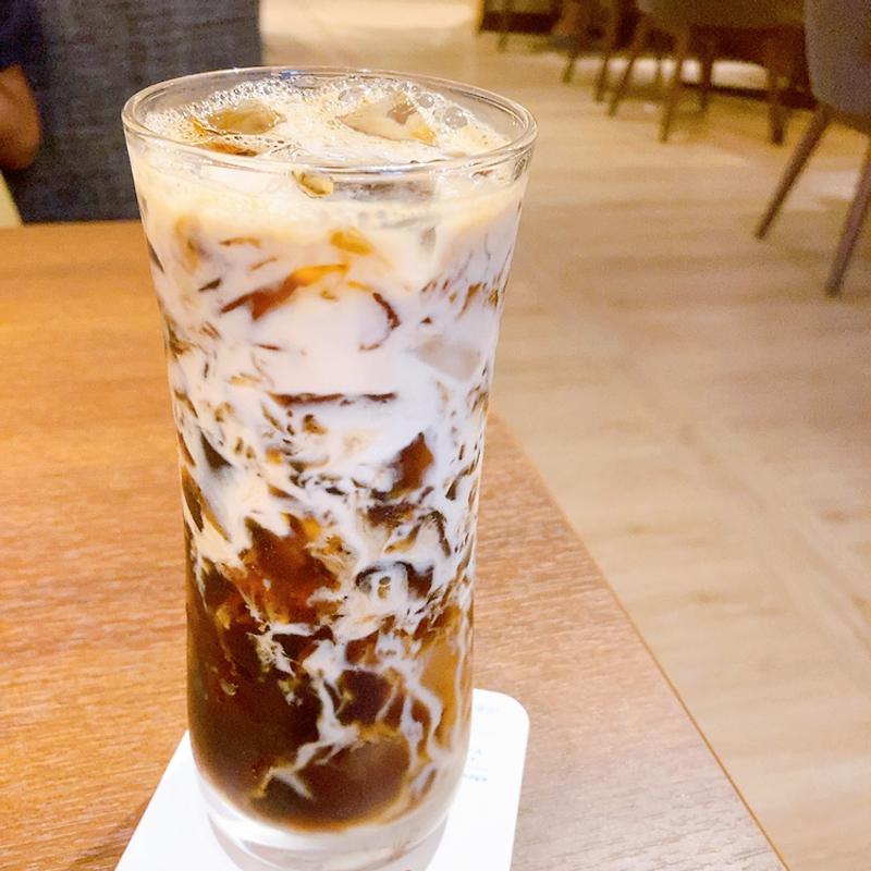 ぷるぷる珈琲ゼリーinアイスカフェオレ(むさしの森珈琲 国泰寺店)