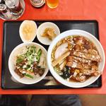 ミニ純レバ丼とラーメン