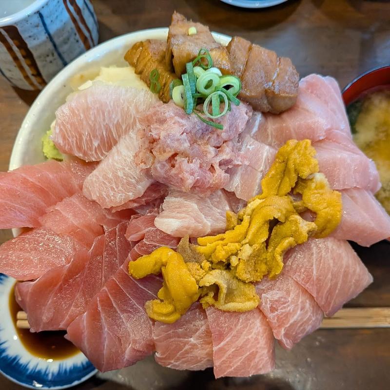 中トロ ウニ丼 ネタ大盛り(魚がし料理 まぐろ亭)