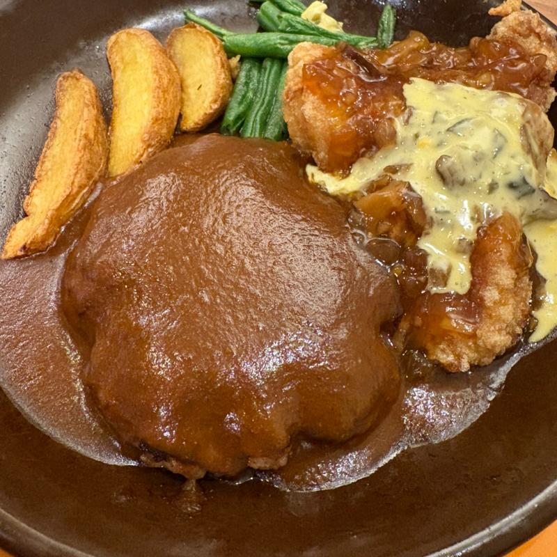 ハンバーグ　チキン竜田揚げ(ジョナサン 東久留米駅前店)