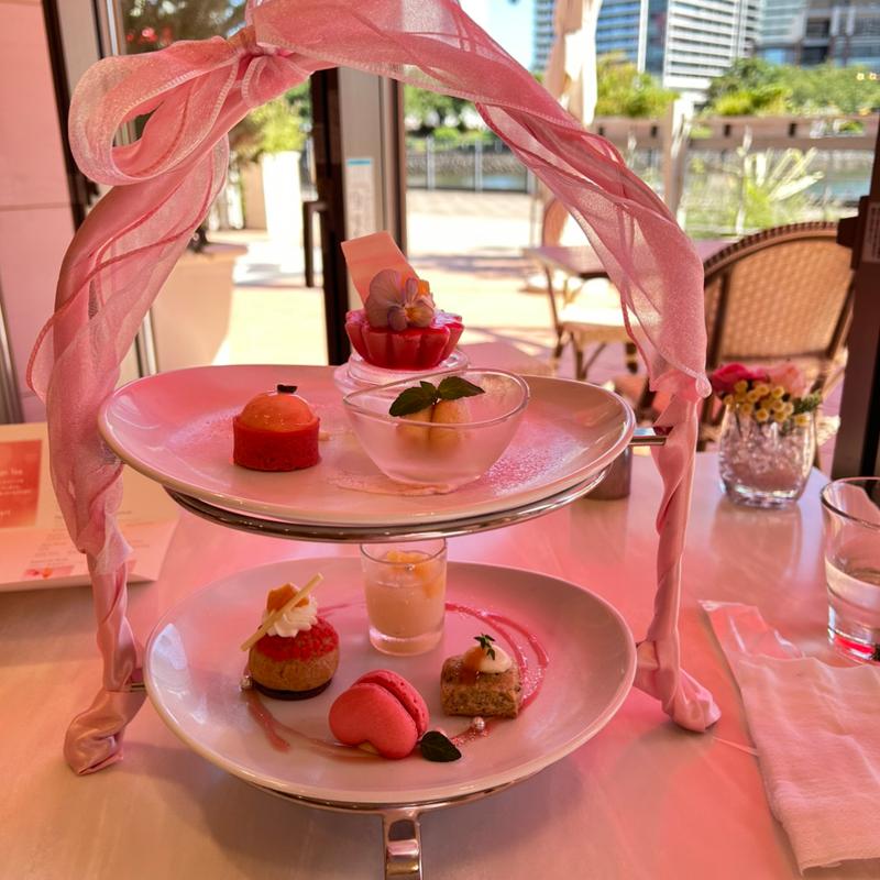 桃のアフターヌーンティー(アニヴェルセル カフェ みなとみらい横浜)