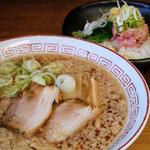 しょうゆラーメン ネギトロ丼小