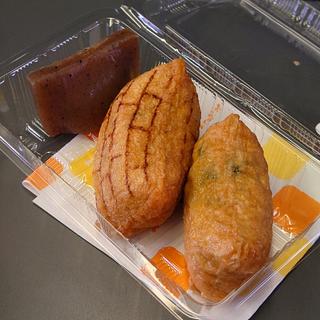 いなり2種 こんにゃくいなり(豆狸(まめだ) グランスタ東京店（いなり寿司専門店）)