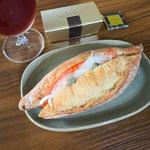 スモークサーモンとクリームチーズサンド