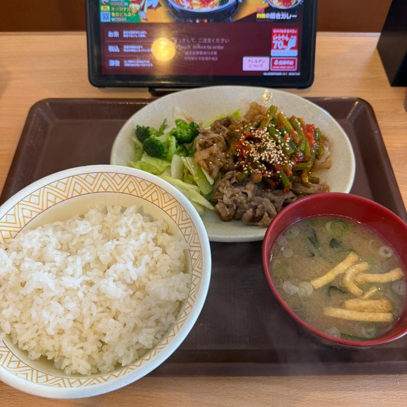 ニンニクの芽牛カルビ焼肉定食　大(すき家 八潮西袋店)