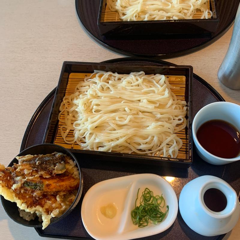 稲庭うどんと小天麩羅丼(音音 上野バンブーガーデン店)