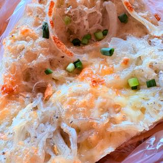 しらすピザパン(まちのパン屋さん ほのか)