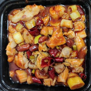 鶏肉と落花生の甘豆板醤炒め(中国茶房8 恵比寿店 （チャイニーズカフェ・エイト）)