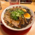 背脂黒醤油玉子ラーメン