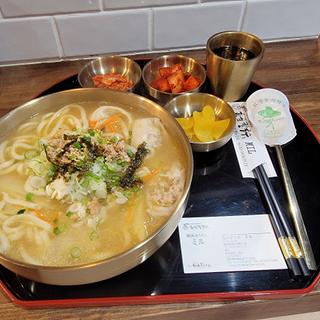 マドゥカルクッス(韓国うどん ミル)
