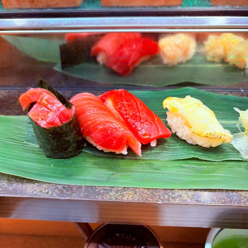 鮪3巻セットとつぶ貝(仙令鮨 仙台駅３階店)