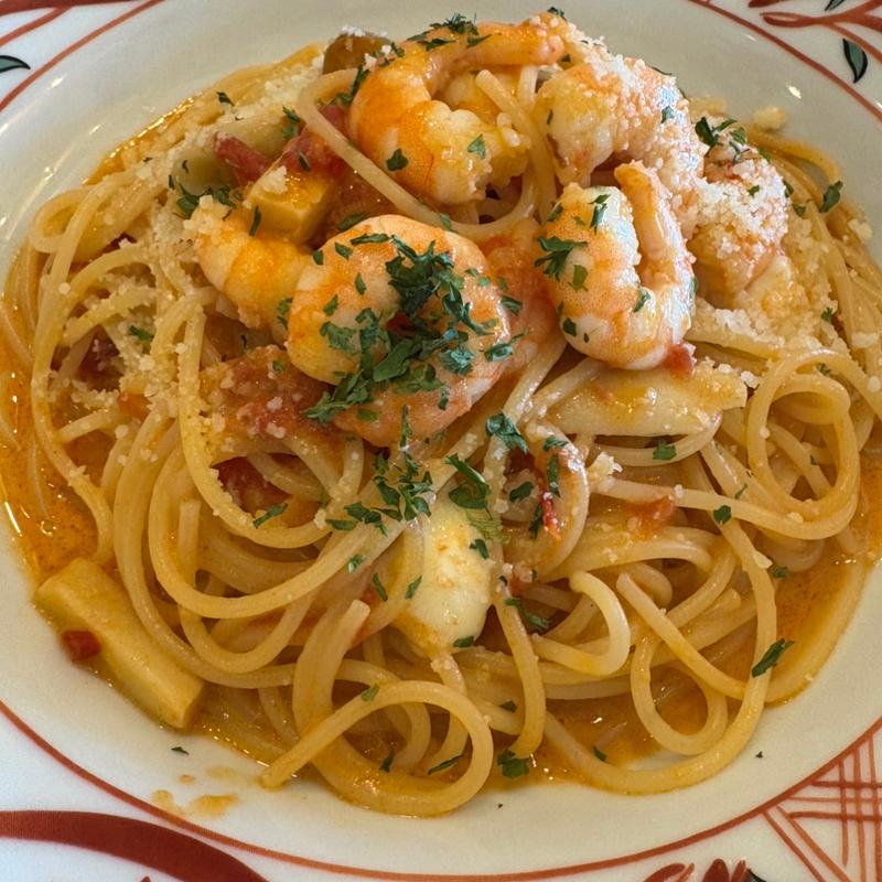 たっぷり海老とモッツァレラチーズのトマトクリーム(洋麺屋五右衛門 新座店)