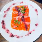 信州サーモンの薄造り  〜煎り酒としば漬けのソース〜