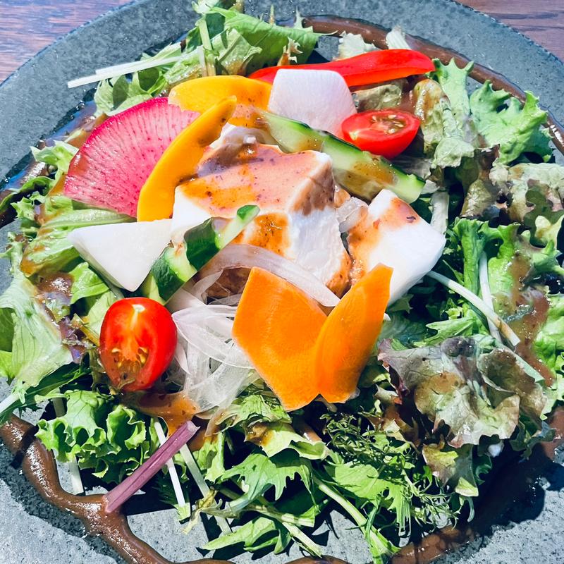 お豆腐のサラダ  〜しょうゆ豆ドレッシング〜(和ダイニングくらすわ)