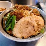 牛すじ郎 野菜増し 生卵