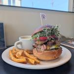 サーロインステーキバーガーわさびモッツァスプラウトver.
