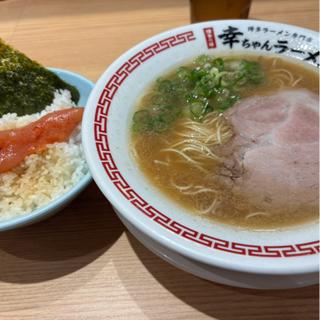 博多名物セットB(幸ちゃんラーメン 福岡空港店)