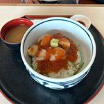 帆立いくら丼