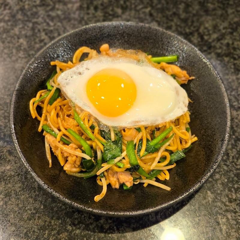 やきそば目玉焼き(深夜食堂 桂兎 -ケイト-)