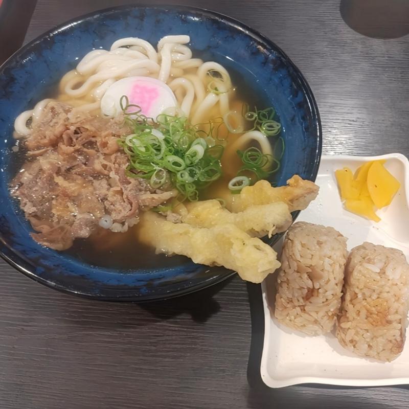 肉ごぼ天うどん  かしわおにぎり(資さんうどん 菊陽店)