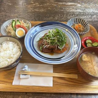 ヒレカツおろしソース定食(ミセスワイ)