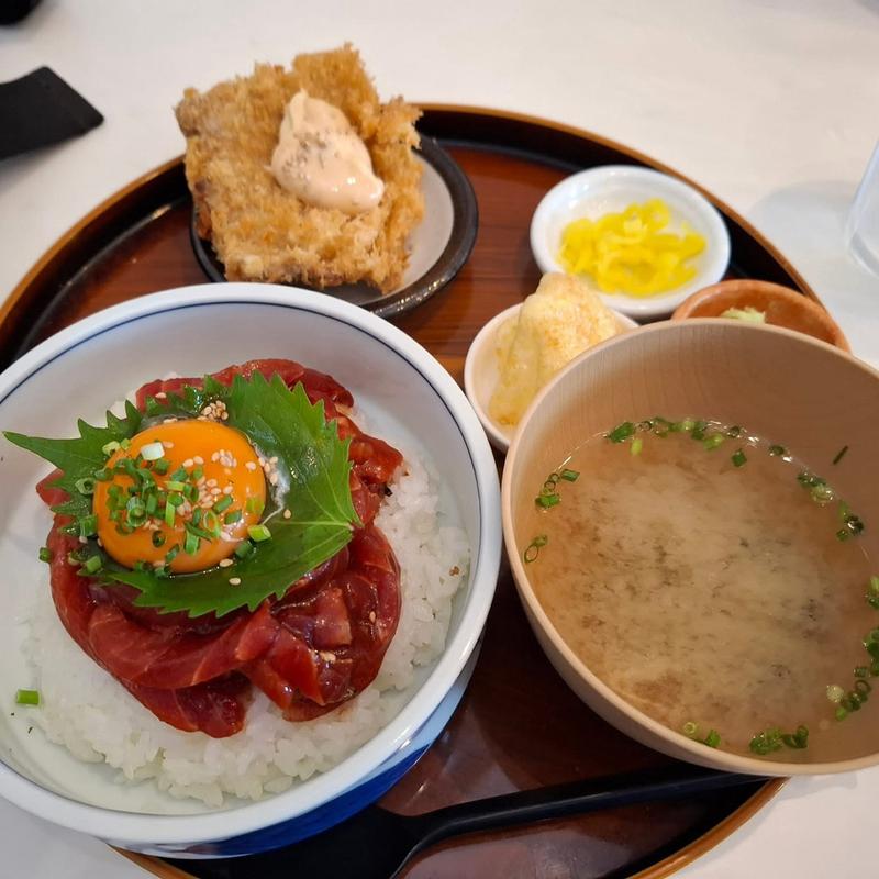 マグロのユッケ丼(おさかな日和おこめ)