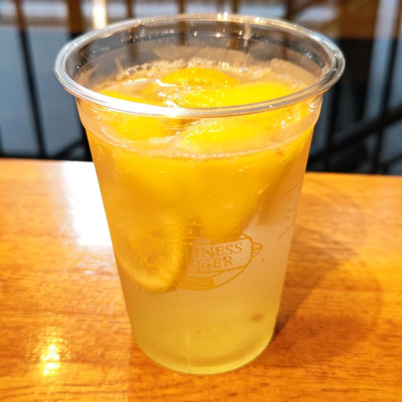 フローズンパイナップルライチレモネードソーダ(フレッシュネスバーガー山下)